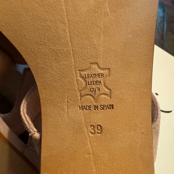 Isa Tapia “Te Amo” heart leather thong slip on sandal in blush -size 39 - Picture 3 of 5